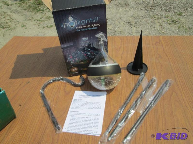 lot 58 image: Spotlights Solar accent lighting for patio p...