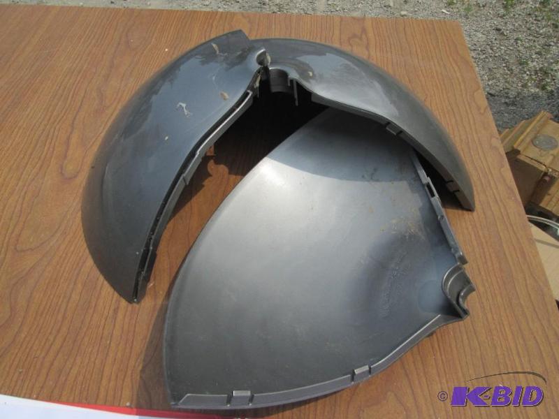 lot 63 image: Top Flight 17 inch diameter squirrel guard to...
