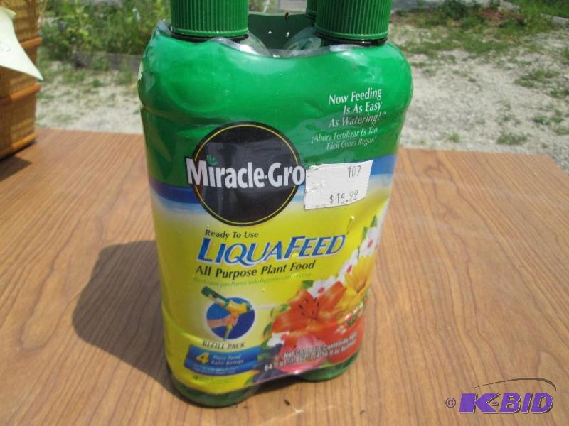 lot 86 image: 4 bottles of liqua feed Miracle Grow plant fo...