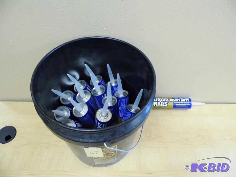 16 Tubes of Liquid Nails and Pail