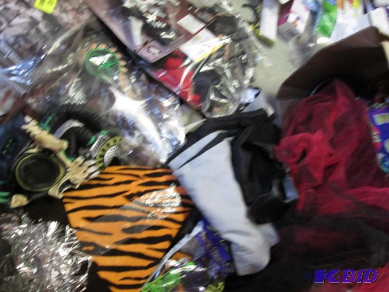 Mixed lot of halloween costumes and wigs...