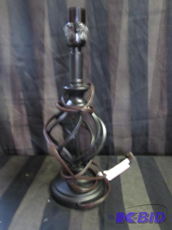 lamp curled wire with circle base...