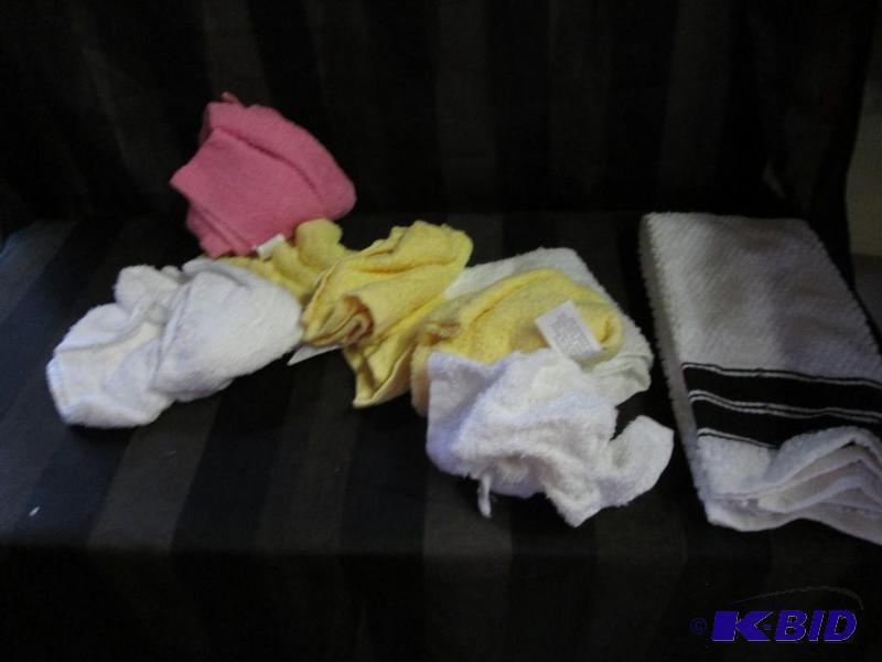 mixed lot of wash clothes, pink, white and ye...