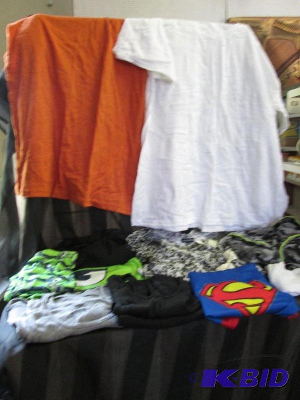 Mixed lot of T-shirts variety of sizes...