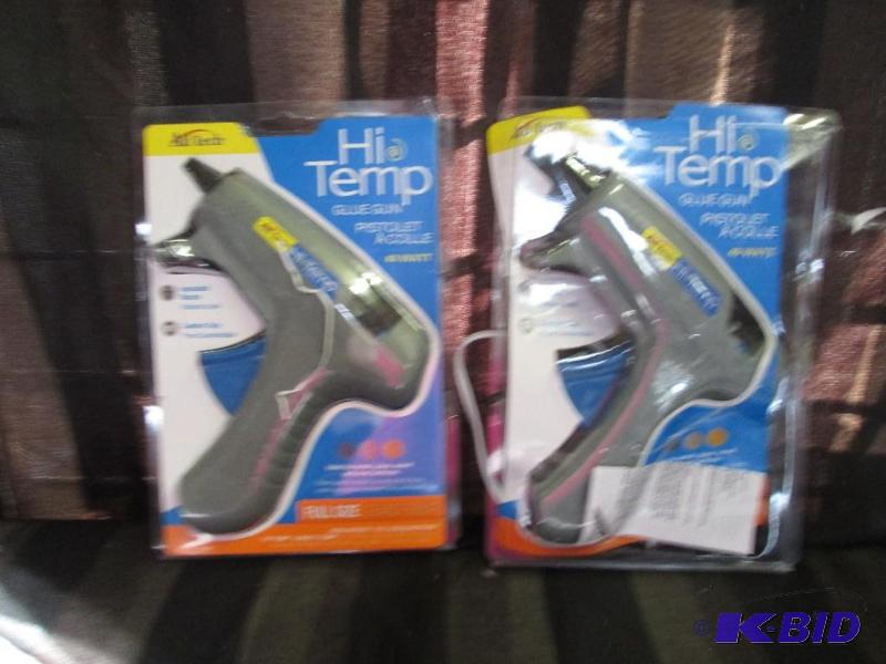 2 hot glue guns- tested but need cleaning...