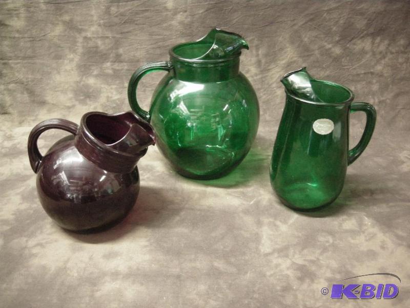 lot 102 image: 2 vintage glass pitchers