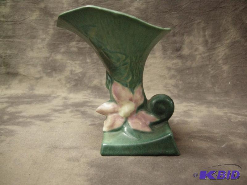 lot 106 image: Roseville USA Clematis vase