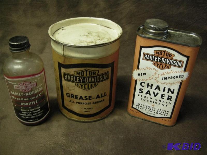 lot 12 image: Vintage Harley Davidson items