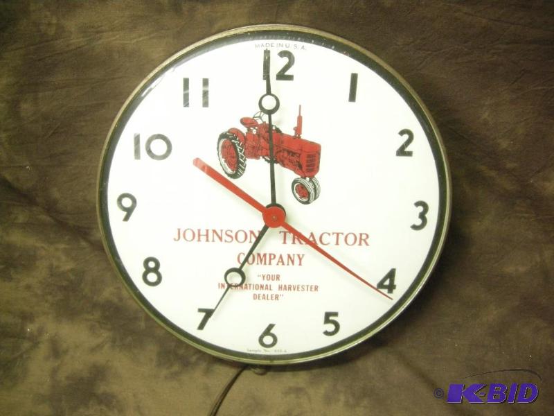 lot 163 image: Vintage International Harvester dealer clock