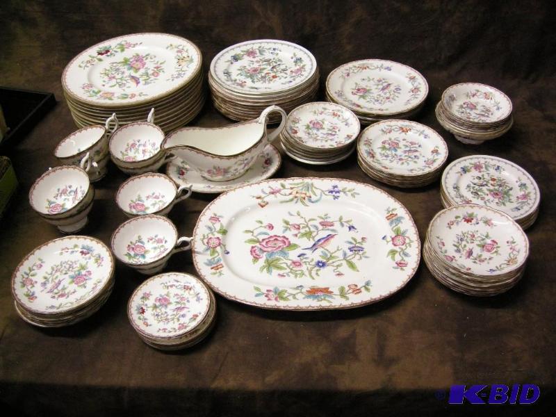 lot 185 image: Vintage Coalport Bone China Pembroke