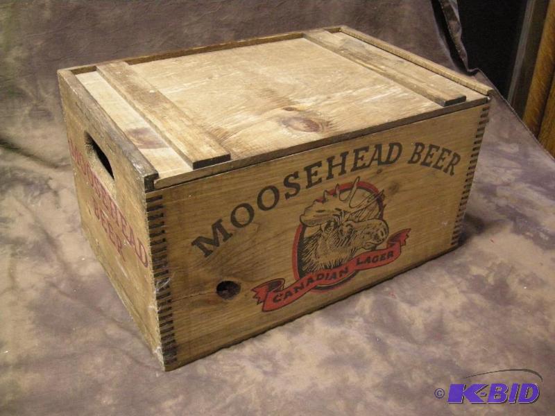 lot 186 image: Moosehead Beer wooden crate
