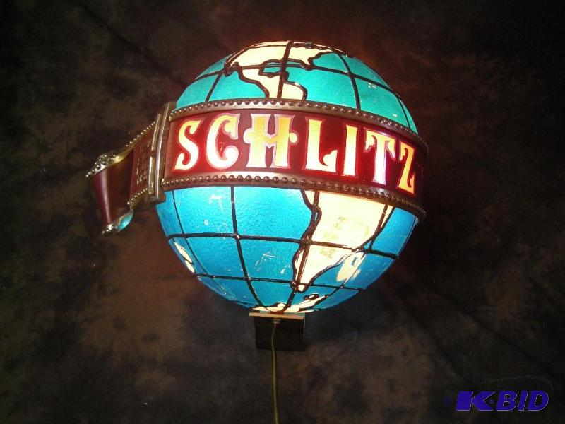 lot 192 image: Schlitz beer globe