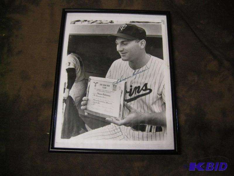 lot 193 image: Harmon Killebrew autographedsigned picture