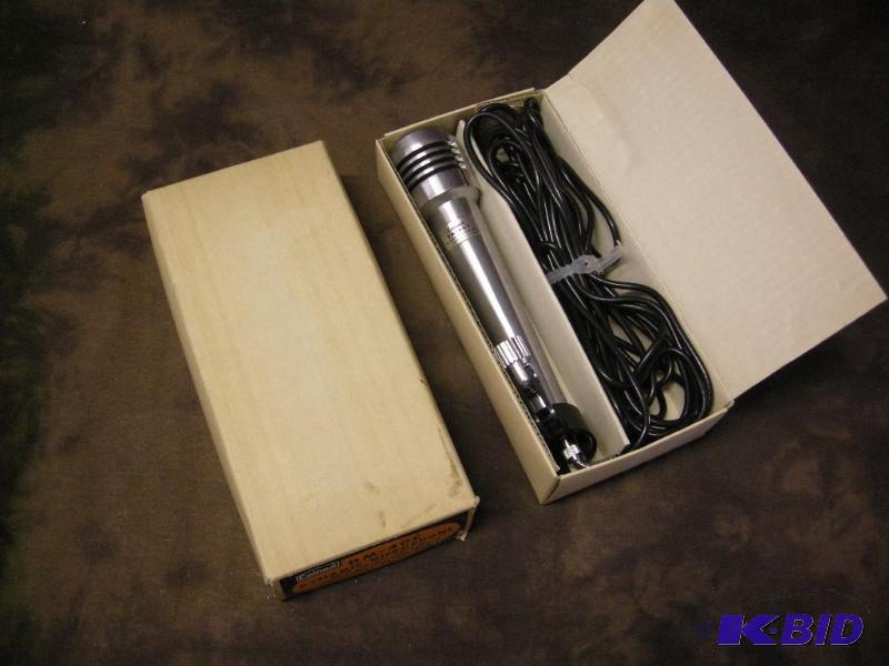 lot 211 image: Vintage Calrad DM-40C Dynamic Microphone