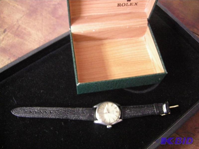 lot 24 image: Vintage Rolex Oyster wristwatch