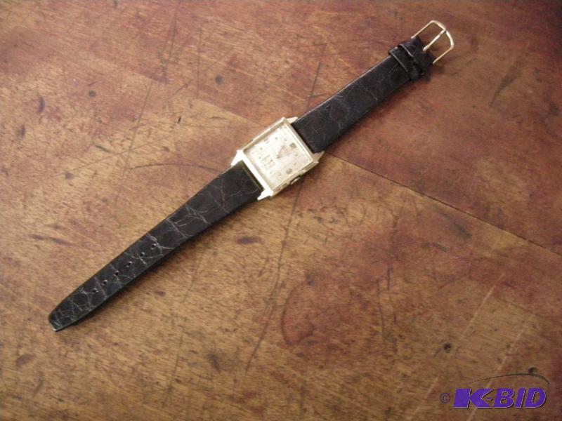 lot 25 image: Vintage Hampden 14k wristwatch