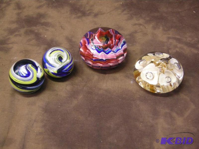 lot 266 image: 2 Joe St.Clair glass paperweights