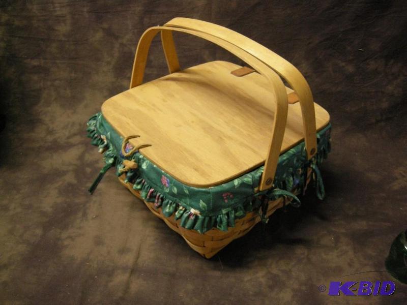 lot 270 image: Longaberger basket 1998