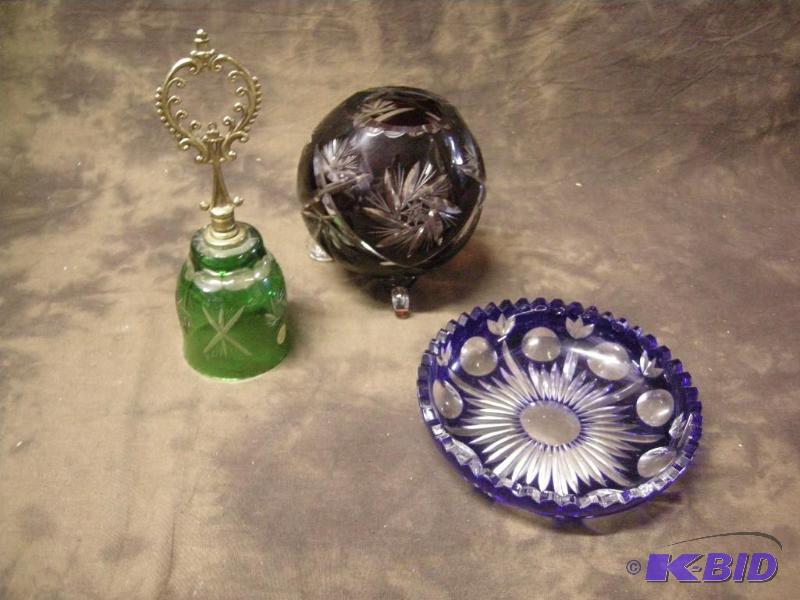 lot 271 image: 3 pieces cut-to-clear glass, GermanCzech and Poland