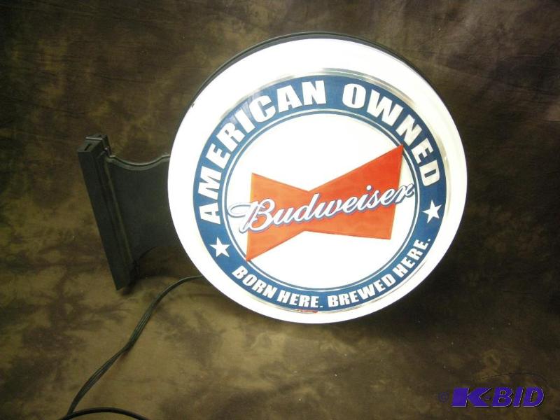 lot 306 image: Budweiser plastic light-up beer sign