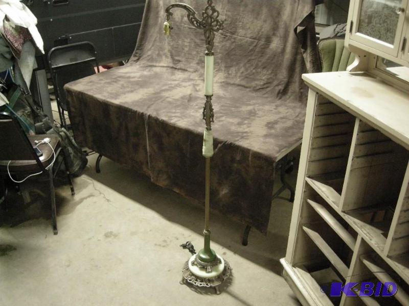 lot 35 image: Antique Arts & Crafts bridge floor lamp