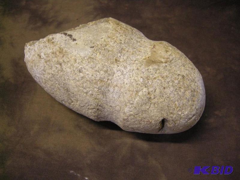 lot 372 image: Unusually shaped rockmineral - notched