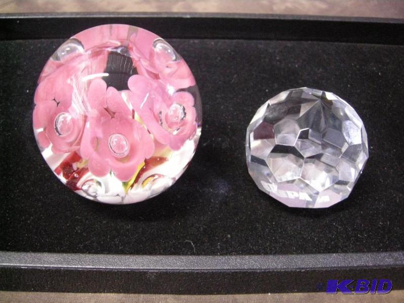 lot 375 image: Tiffany & Co paperweight and Joe St. Clair paperweight
