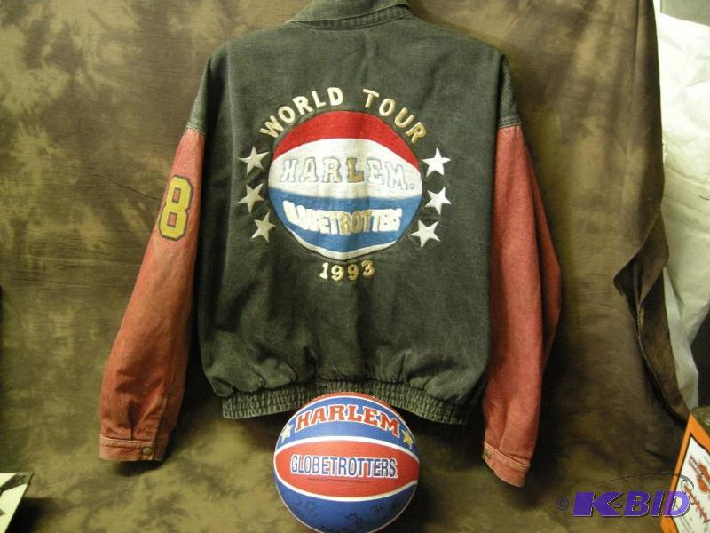 lot 409 image: Harlem Globetrotters 1993 World Tour denim jacket sz L and Harlem Globe Trotters autographed basketball