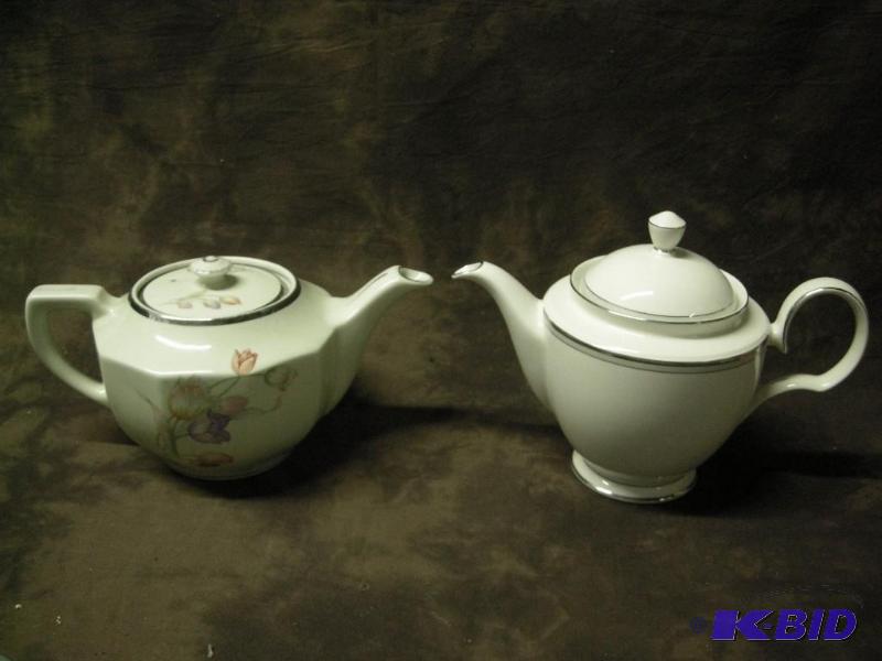 lot 441 image: Hall teapot and Noritake teapot