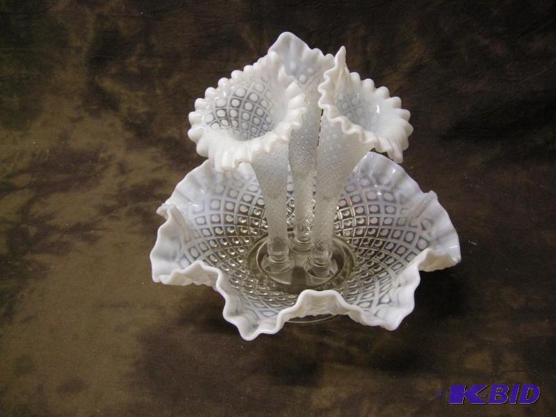 lot 502 image: Epergne - opalescent glass 3 flute