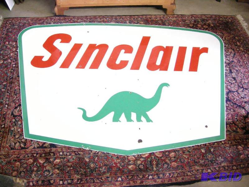lot 536 image: 1961 Sinclair 2-side enamelporcelain sign