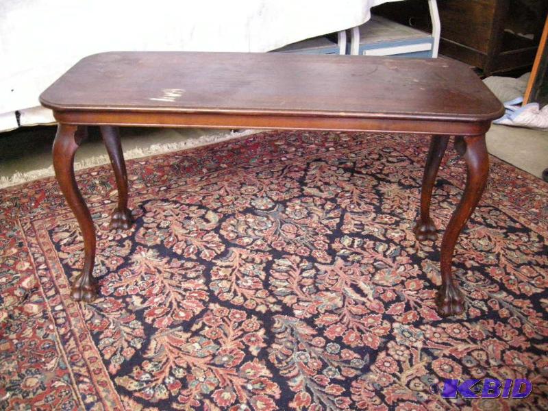 lot 538 image: Mahogany table