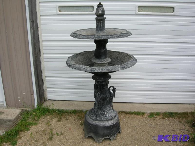 lot 560 image: Old cast aluminum fountaingarden decoration
