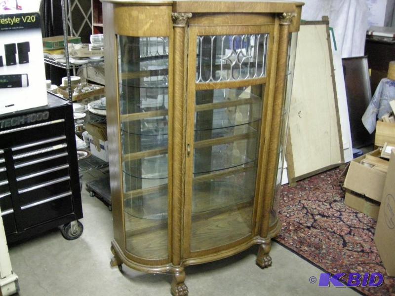 lot 562 image: Antique oak china cabinet