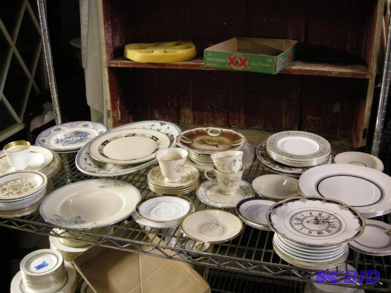 lot 568 image: Group misc china pieces