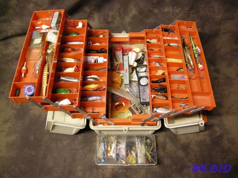 lot 577 image: Flambeau 1999 tacklebox full of lures, jigs, etc