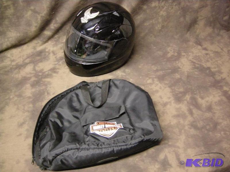 lot 579 image: Harley Davidson motorcycle helmet Shell M2000 with case