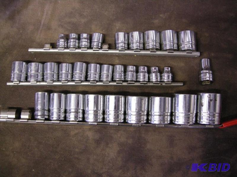 lot 611 image: Snap-on sockets