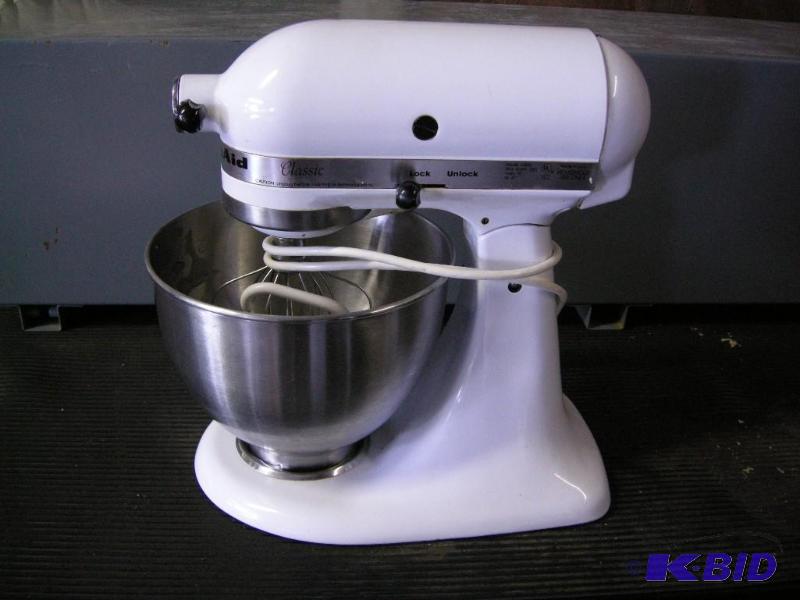 lot 619 image: Kitchen Aid Classic K45SS mixer