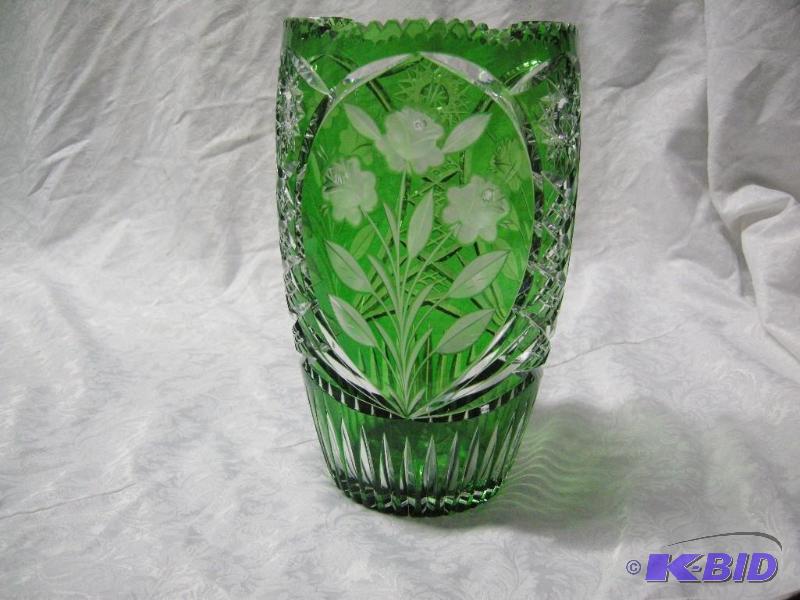 lot 62 image: Large emerald green cut-to-clear CzechHungary leaded glass banquet vase