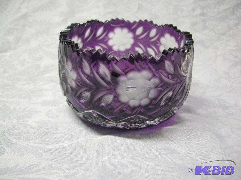 lot 65 image: Amethyst cut to clear small bowl