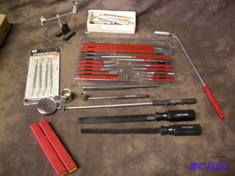 lot 677 image: Craftsman punch and chisel set and more