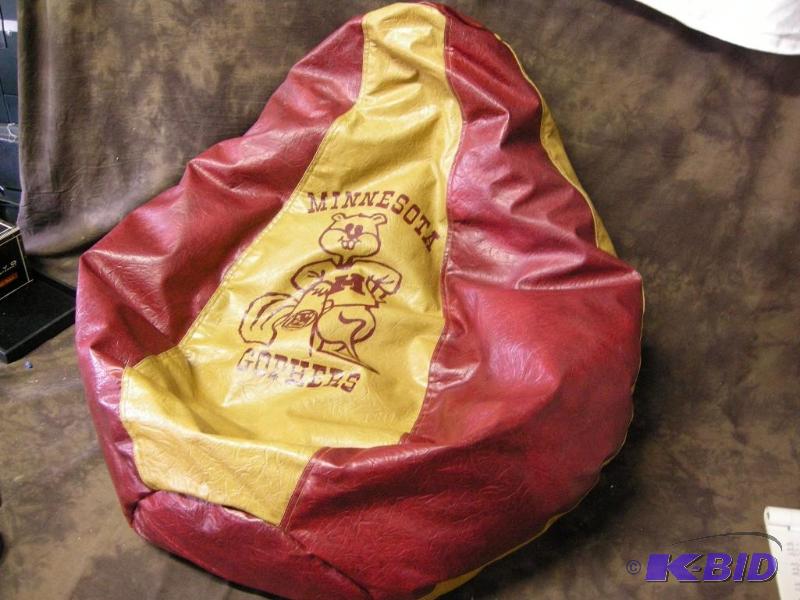 lot 678 image: Vintage Minnesota Gophers bean bag