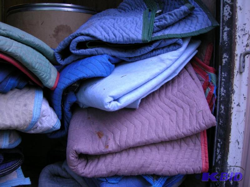 lot 683 image: 7 furniture packing blankets