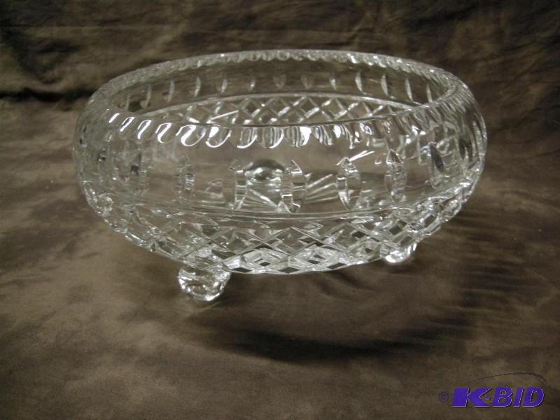 lot 69 image: Large clear leaded crystal 3 footed bowl