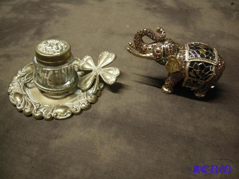 lot 71 image: Antique brass and glass small inkwell
