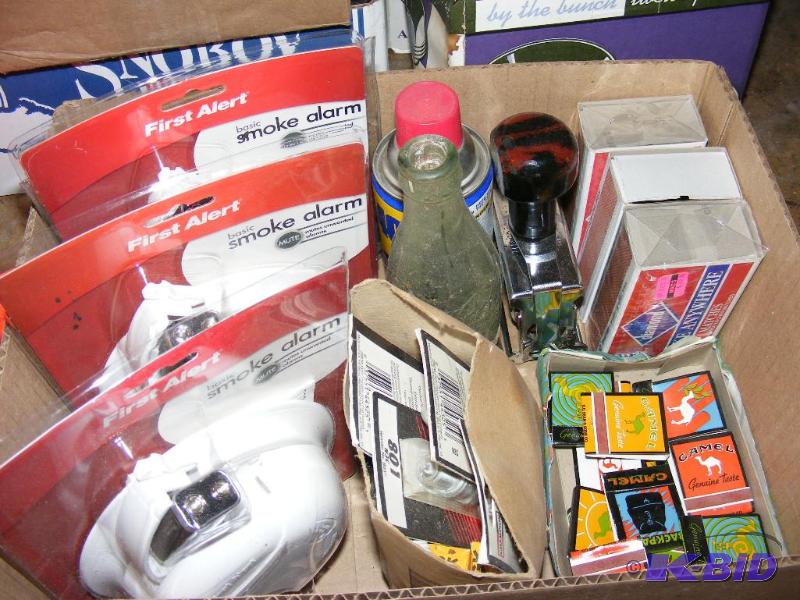 lot 134 image: 3 Smoke alarms, new in pkg Match books and ma...