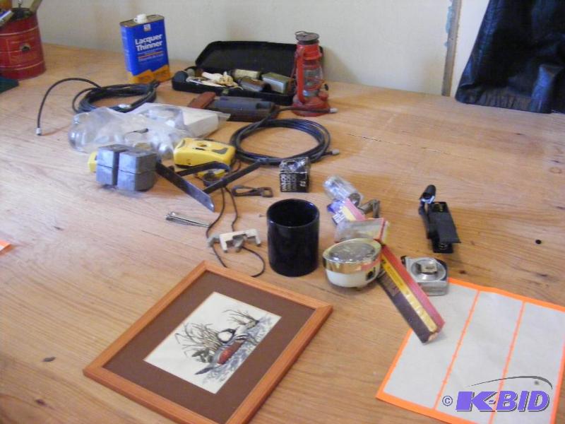 lot 189 image: Lot of misc, duck picture, alarm clock, tape ...