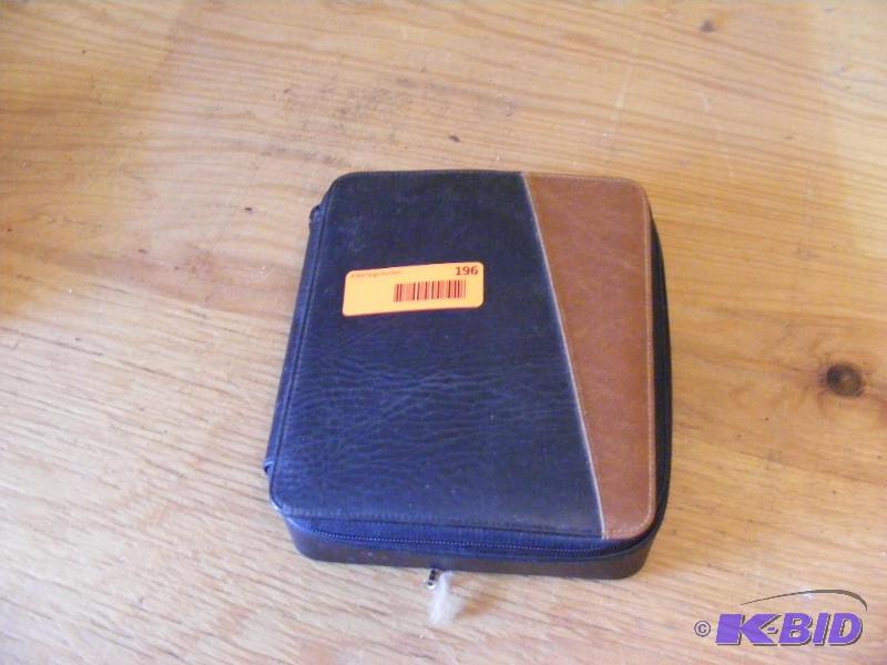 lot 196 image: Lot of cigars in blue case. You must be 18 to...