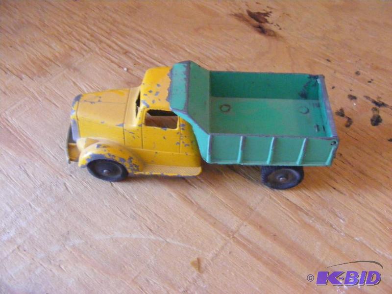 lot 221 image: Tootsie Toy Truck...